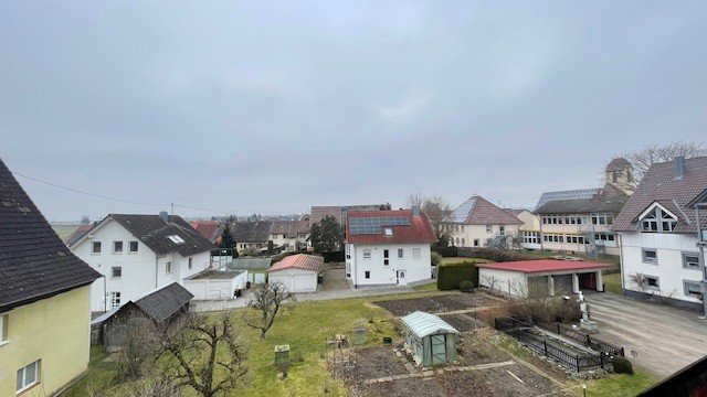 Modernes Wohnen über den Dächern. Stilvoll renovierte Dachgeschosswohnung