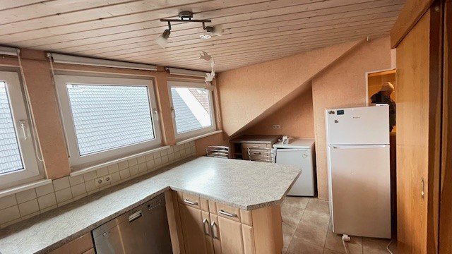 Modernes Wohnen über den Dächern. Stilvoll renovierte Dachgeschosswohnung