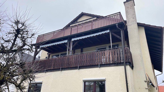 Modernes Wohnen über den Dächern. Stilvoll renovierte Dachgeschosswohnung