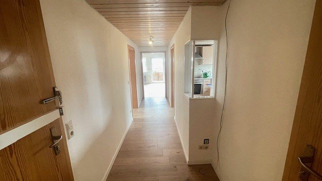 Modernes Wohnen über den Dächern. Stilvoll renovierte Dachgeschosswohnung