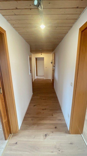 Modernes Wohnen über den Dächern. Stilvoll renovierte Dachgeschosswohnung