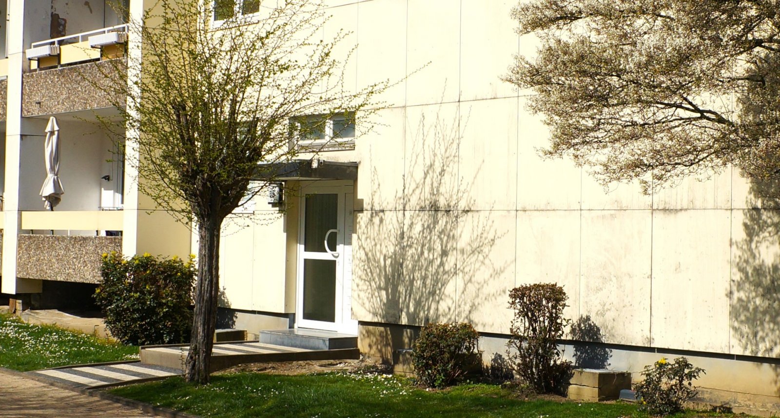 Stolberg - Gut geschnittene Wohnung mit 2 Balkonen in gepflegtem Zustand in zentraler Lage